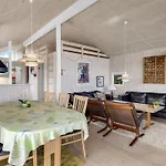 Tjarven - 350m From The Sea By Interhome Hejls