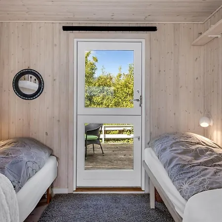 Tjarven - 350m From The Sea By Interhome 펜션 *