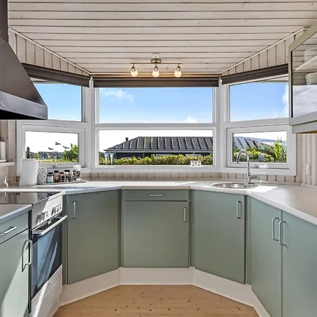 Tjarven - 350m From The Sea By Interhome بيت للعطل