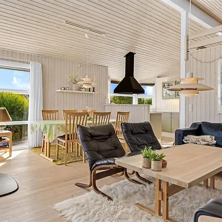 펜션 Tjarven - 350m From The Sea By Interhome