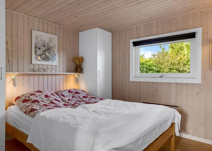 Holiday home Tjarven - 350m From The Sea By Interhome Hejls