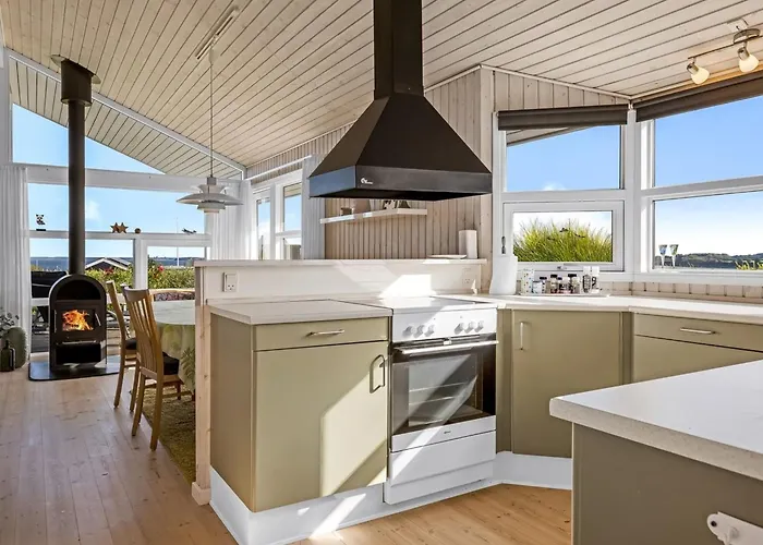 Tjarven - 350m From The Sea By Interhome Hejls