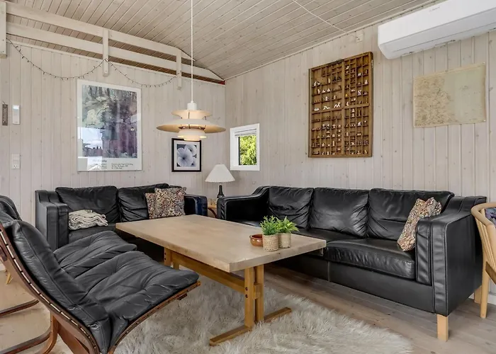 Holiday home Tjarven - 350m From The Sea By Interhome Hejls