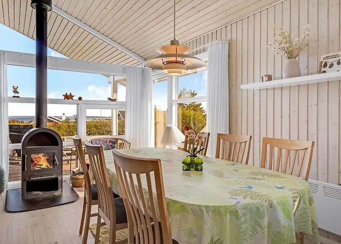 Holiday home Tjarven - 350m From The Sea By Interhome Hejls